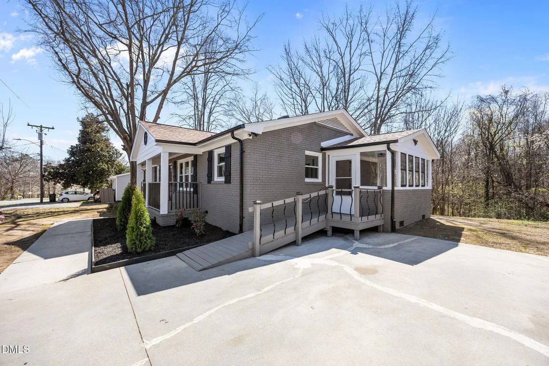 Photo of 1062 Jackson Street