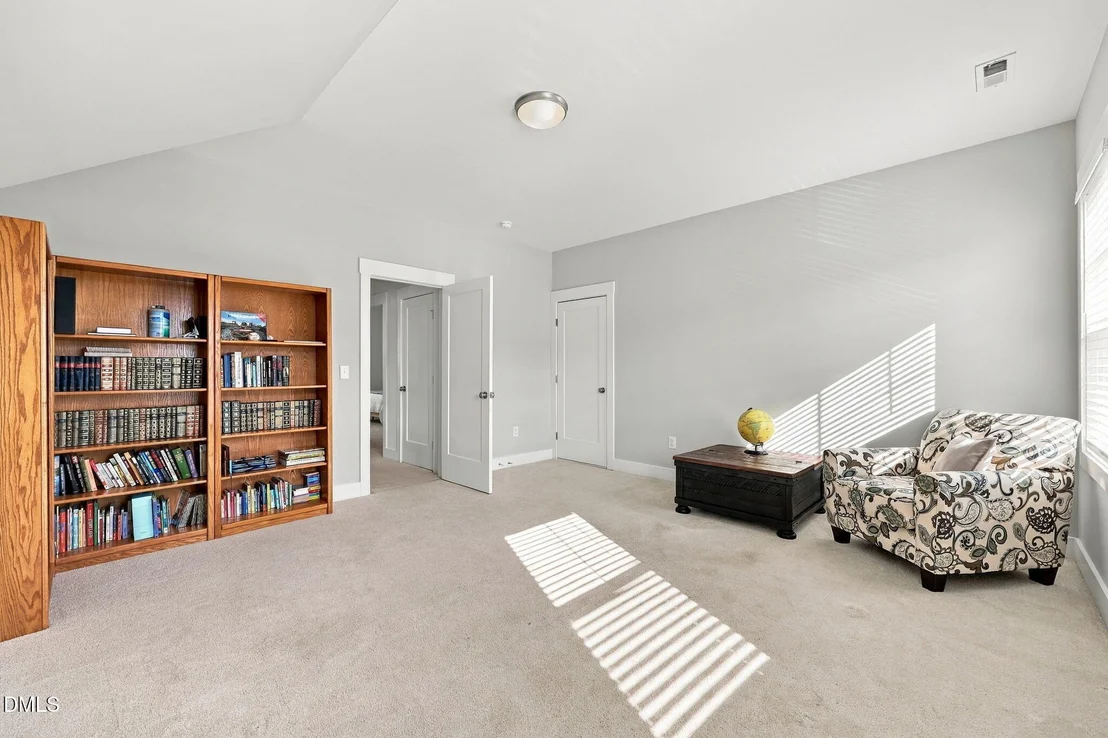 Photo of 325 Underhill Way