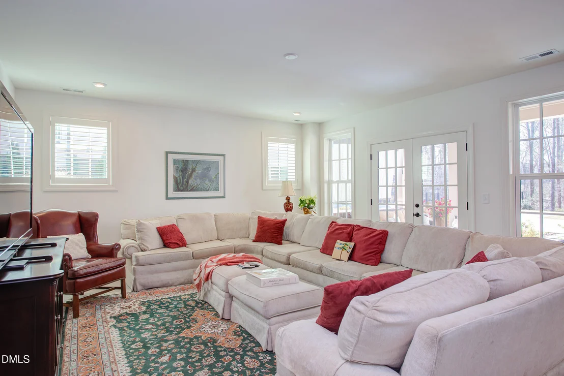 Photo of 1028 Whitehall Circle