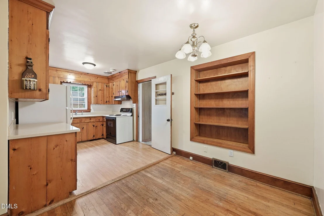 Photo of 213 Pine Tree Road