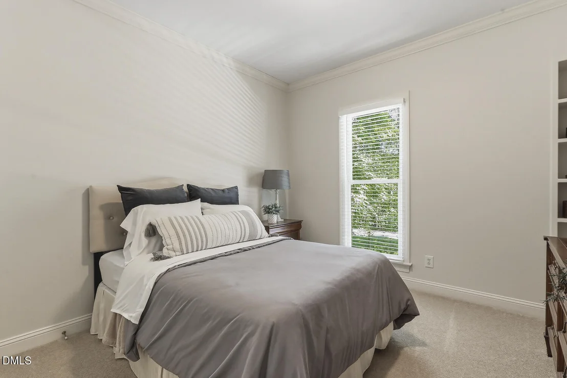 Photo of 429 Grosvenor Drive