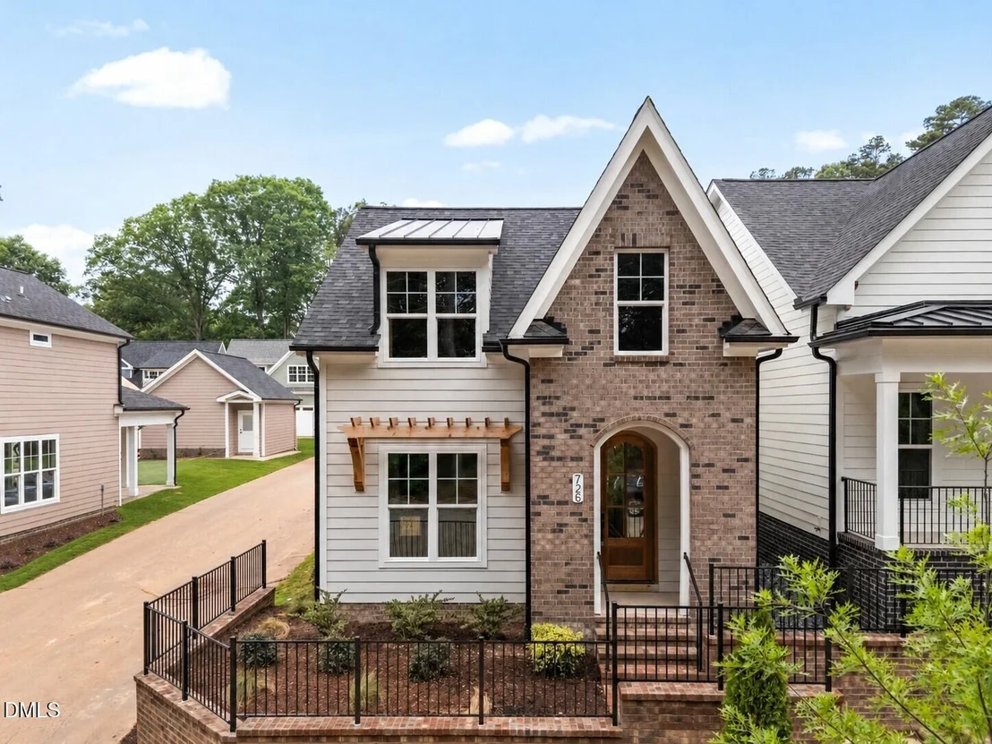 Photo of 726 Powell Drive