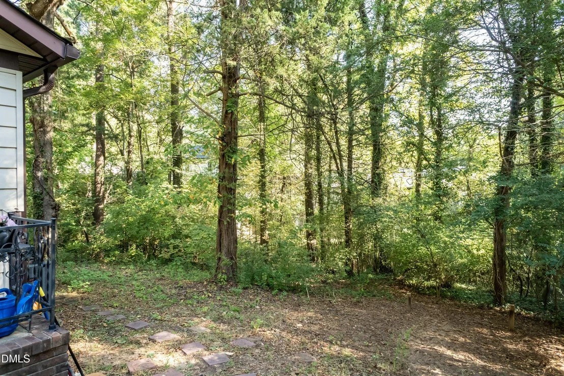 Photo of 1122 Saxony Drive