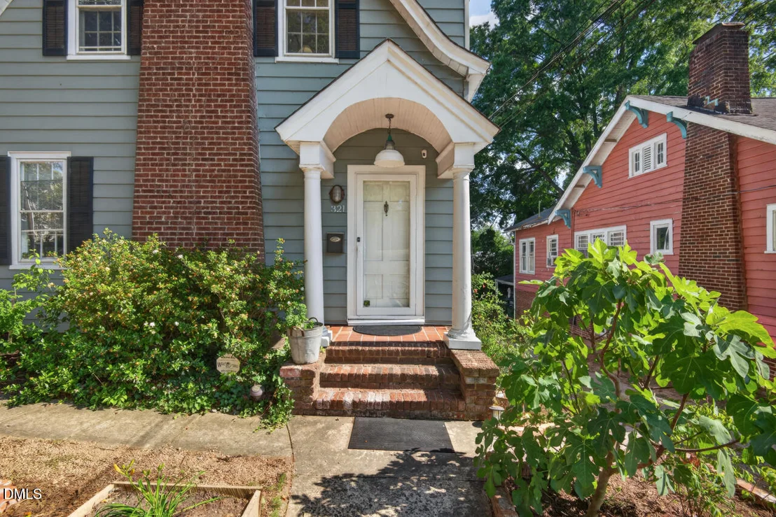 Photo of 321 W Trinity Avenue