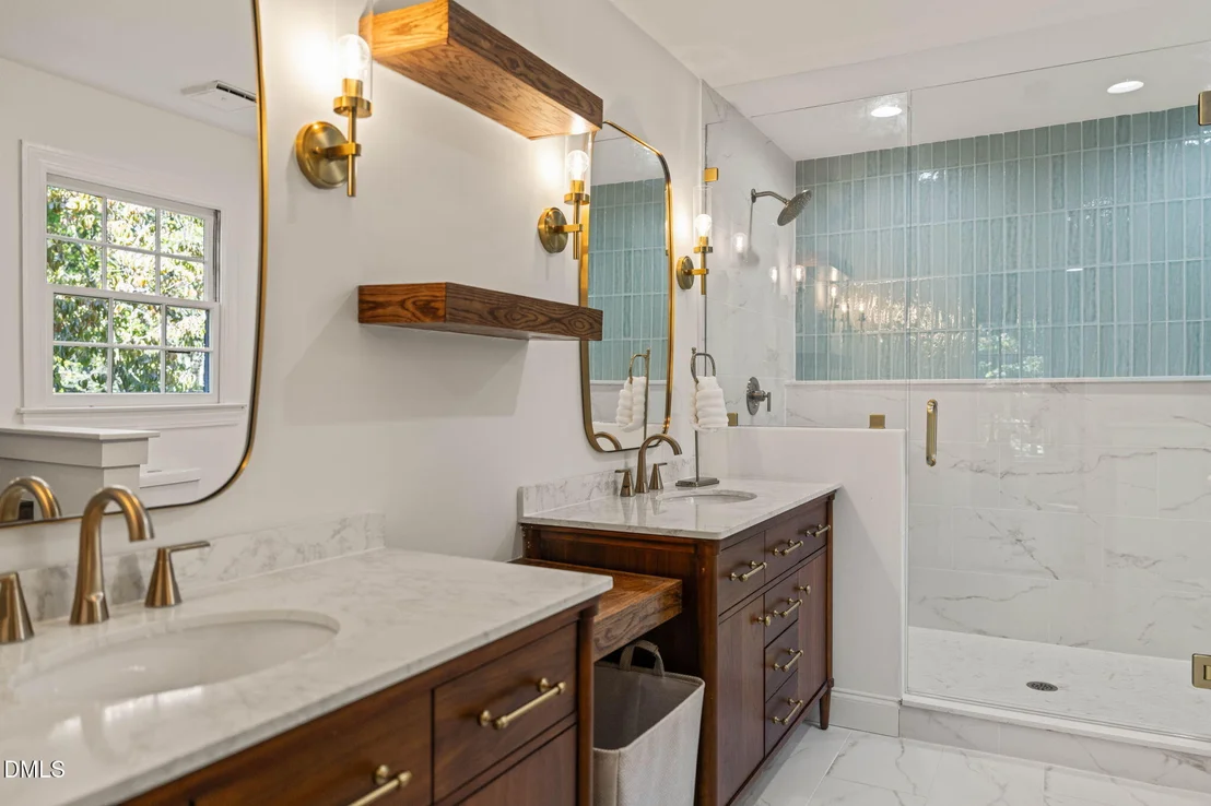 Photo of 2404 Beechview Court