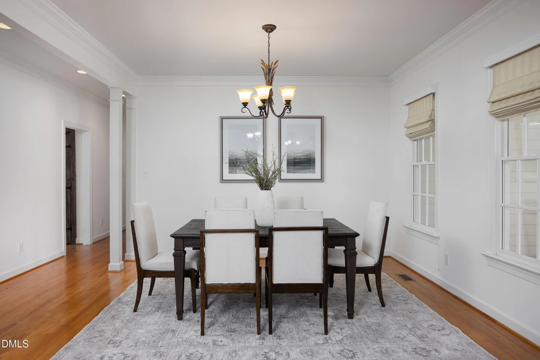 Photo of 1000 E Oak Drive