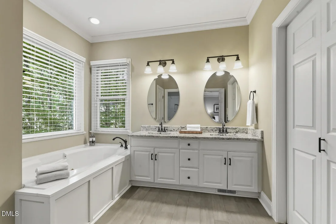 Photo of 429 Grosvenor Drive