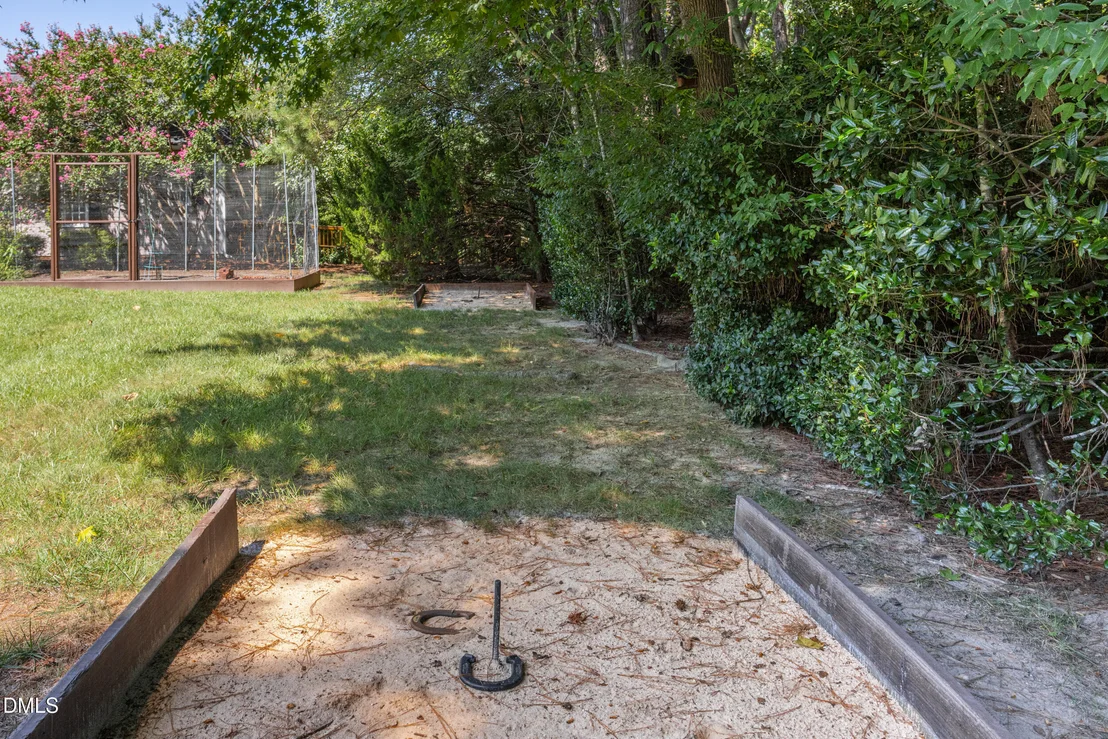 Photo of 1000 E Oak Drive