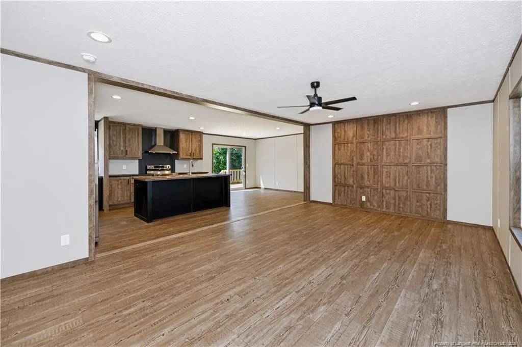 Photo of 948 Pine Oak