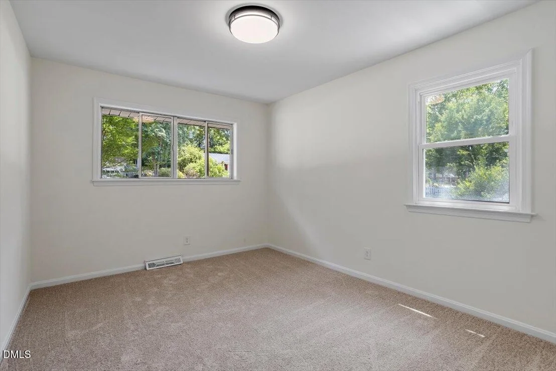 Photo of 908 Tanglewood Drive