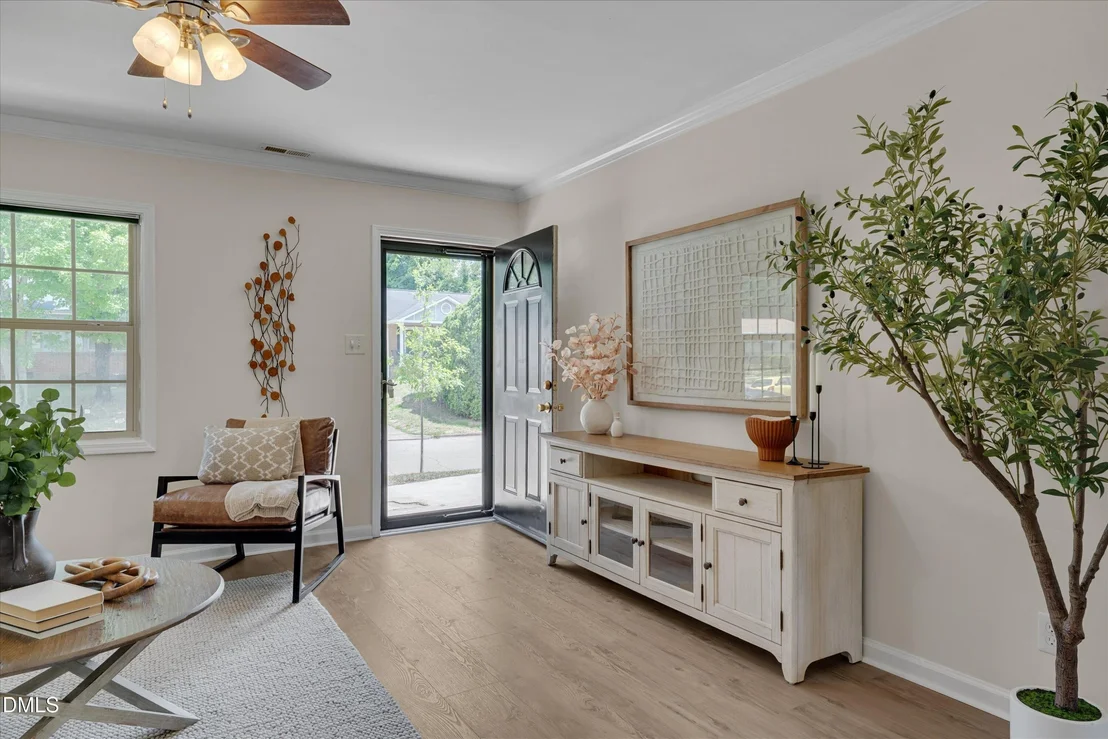Photo of 2224 Emerson Place
