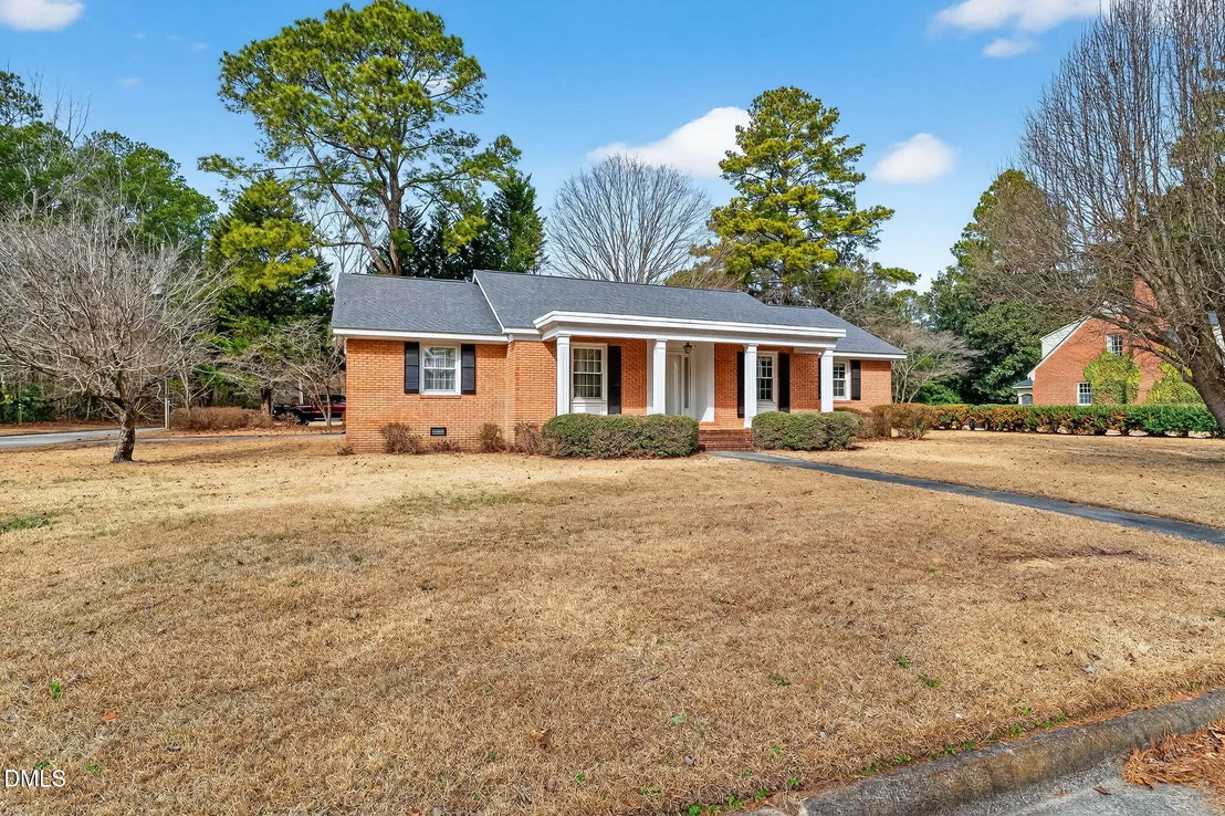 Photo of 808 Chestnut Drive