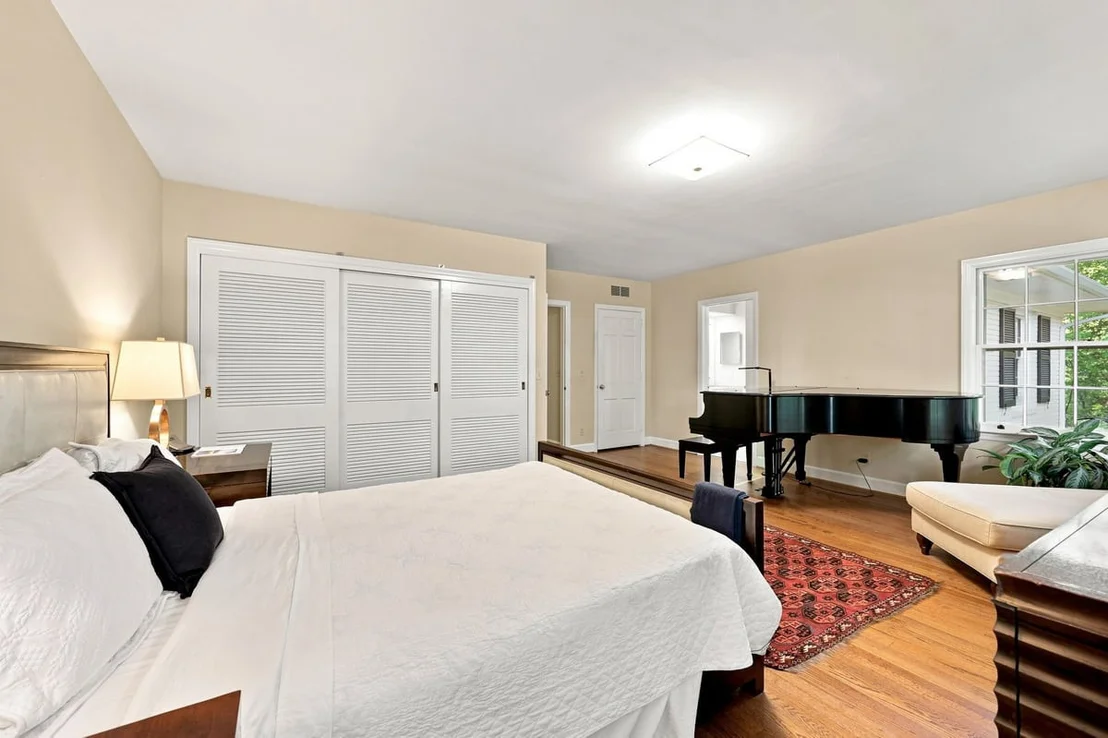Photo of 3605 Rugby Road