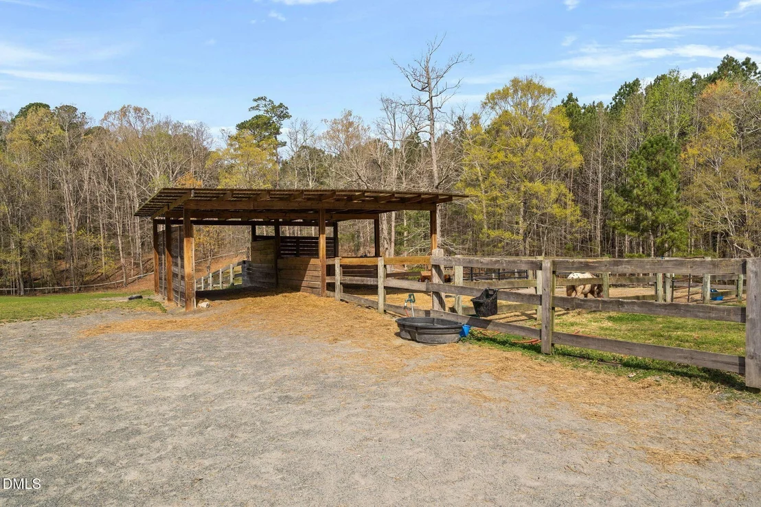 Photo of 8908 Weaver Crossing Road