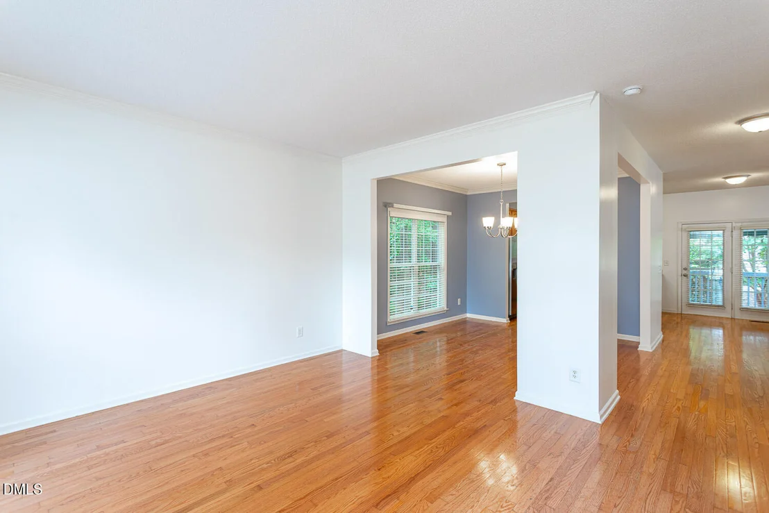 Photo of 208 Troyer Place