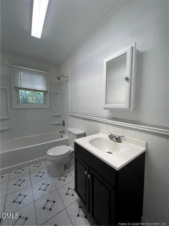 Photo of 2594 Marks Road