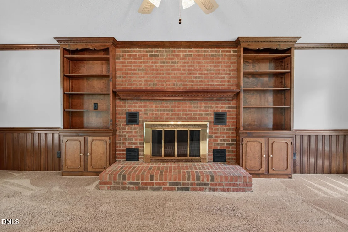 Photo of 6125 Iris Drive