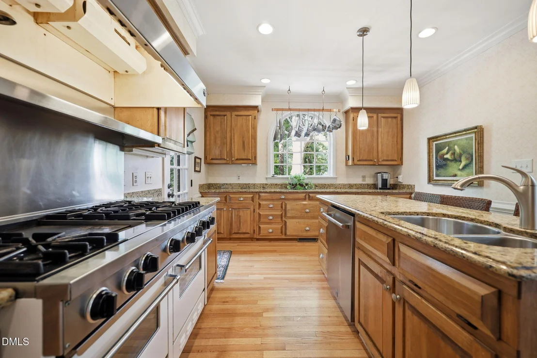 Photo of 2221 Weybridge Drive