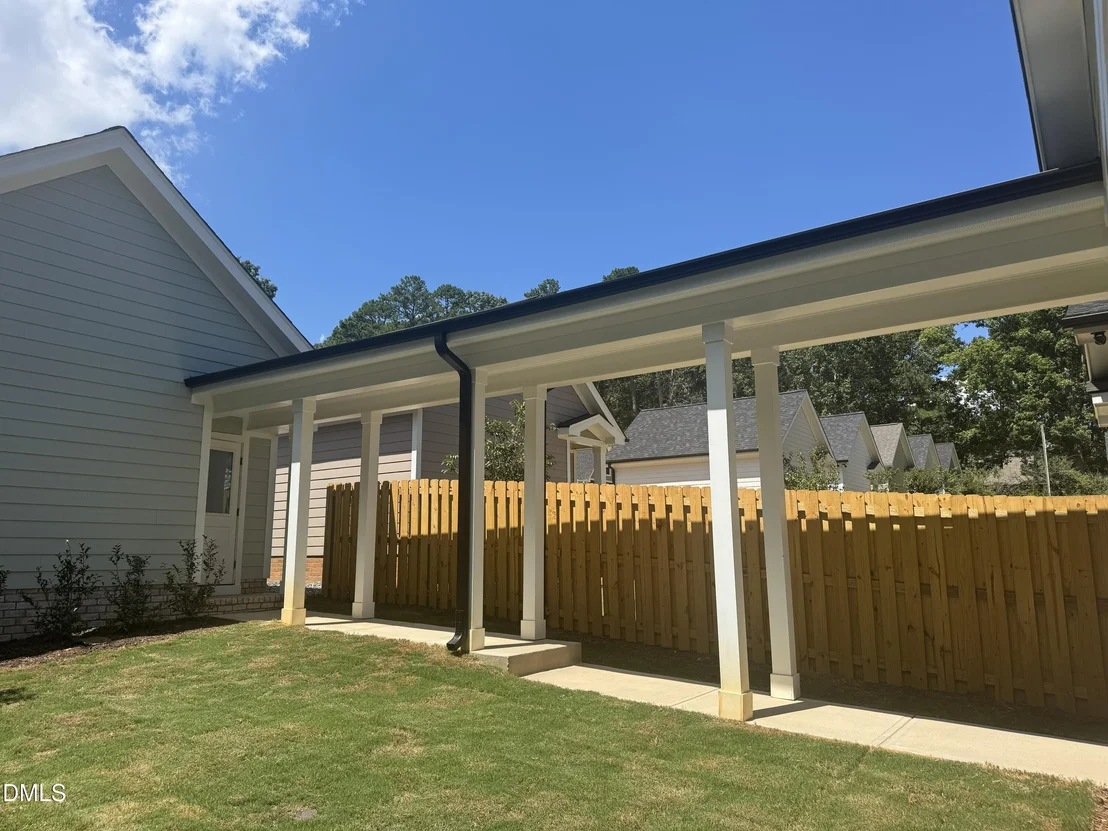 Photo of 728 1/2 Powell Drive