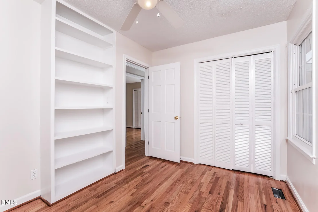 Photo of 870 Abbott Road
