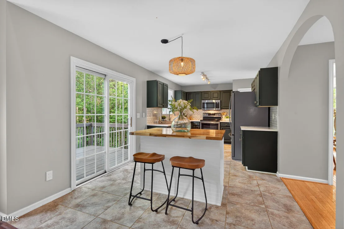 Photo of 2505 Summit Drive