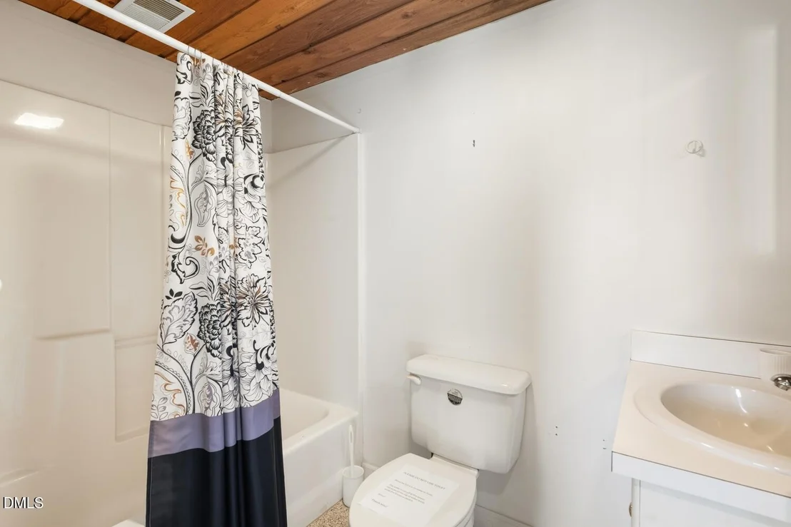 Photo of 1146 Rogers Road