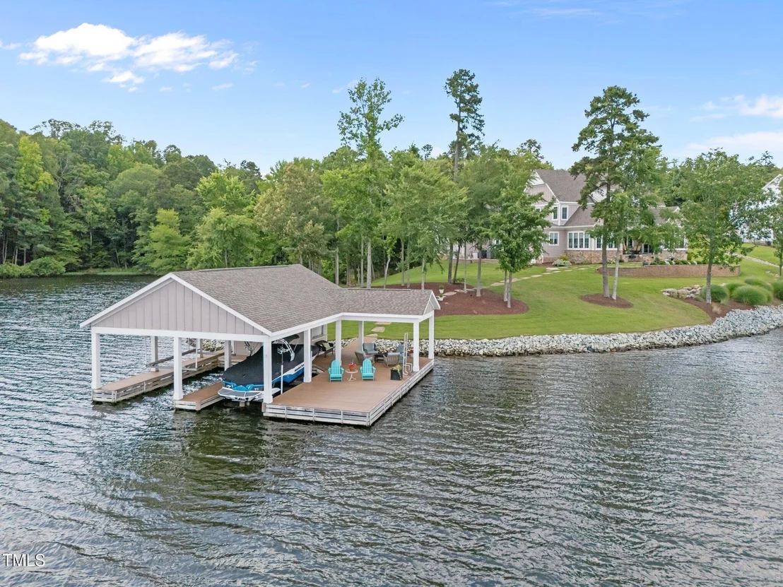 Photo of 976 Estate Road