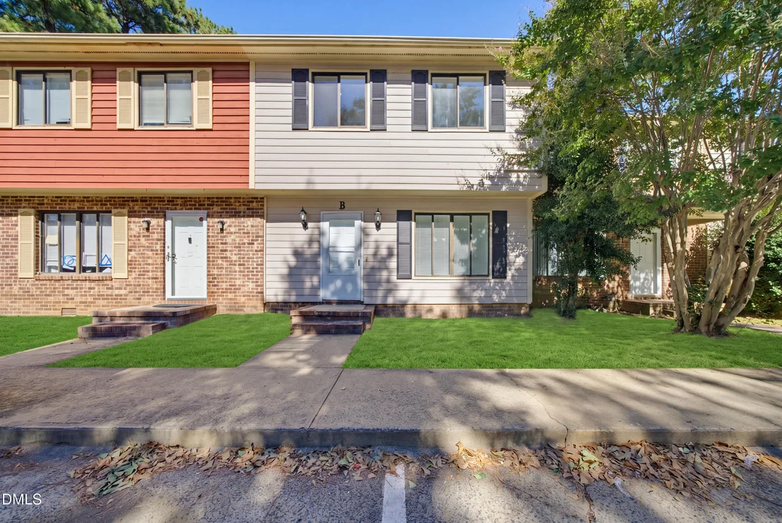 Photo of Unit B at 2402 Stadium Drive