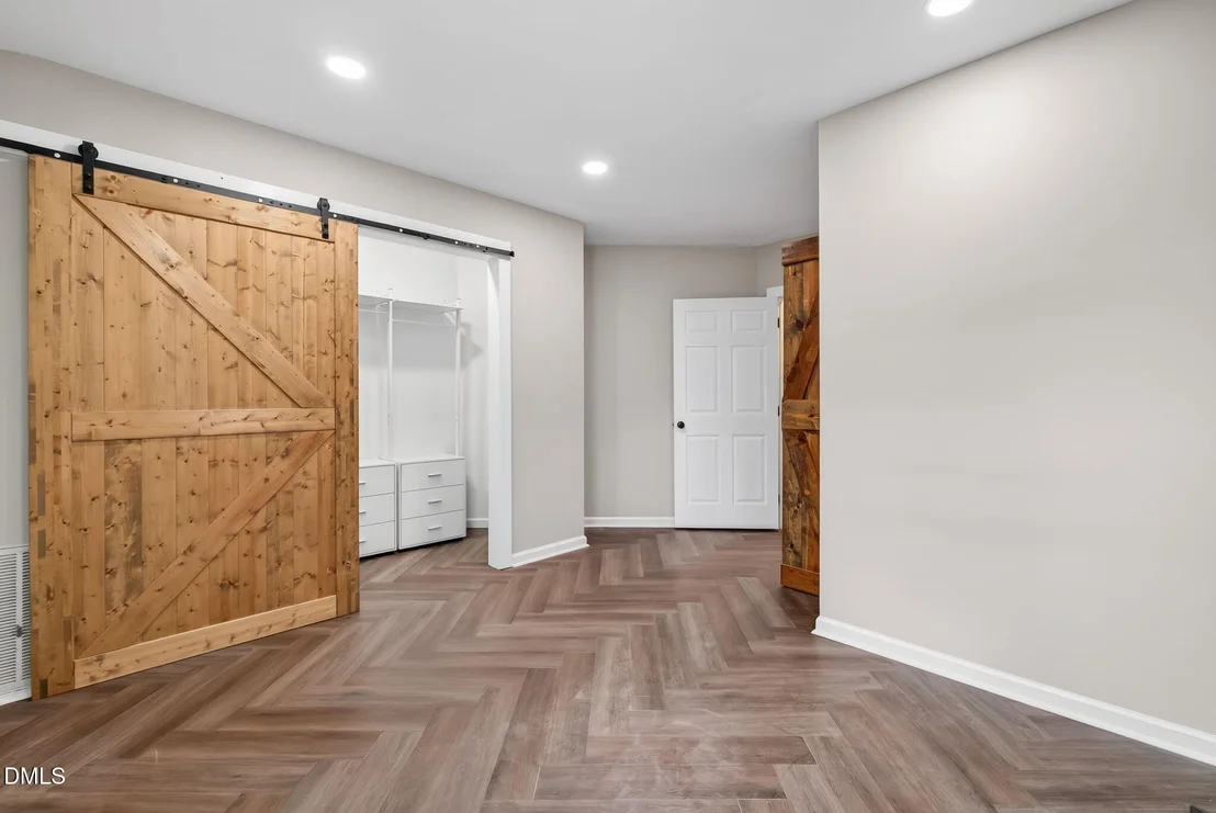 Photo of 209 Chic Ennis Road