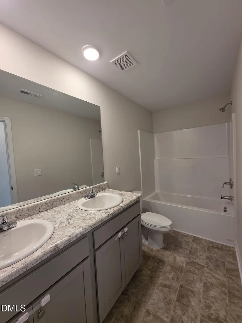 Photo of 824 Old Angus Lane