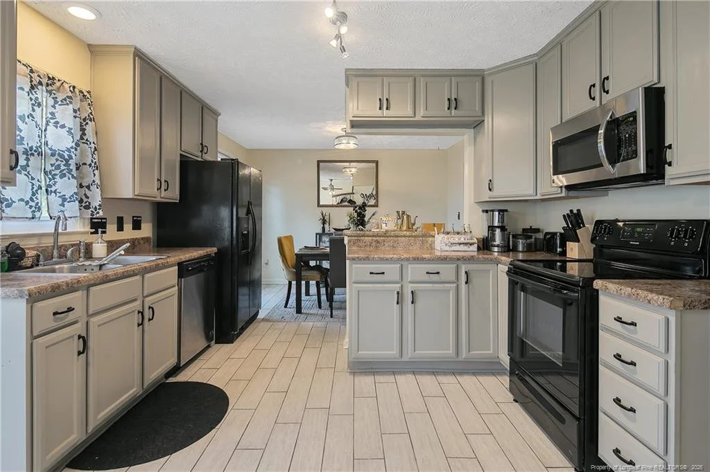 Photo of 6213 Streeter Drive
