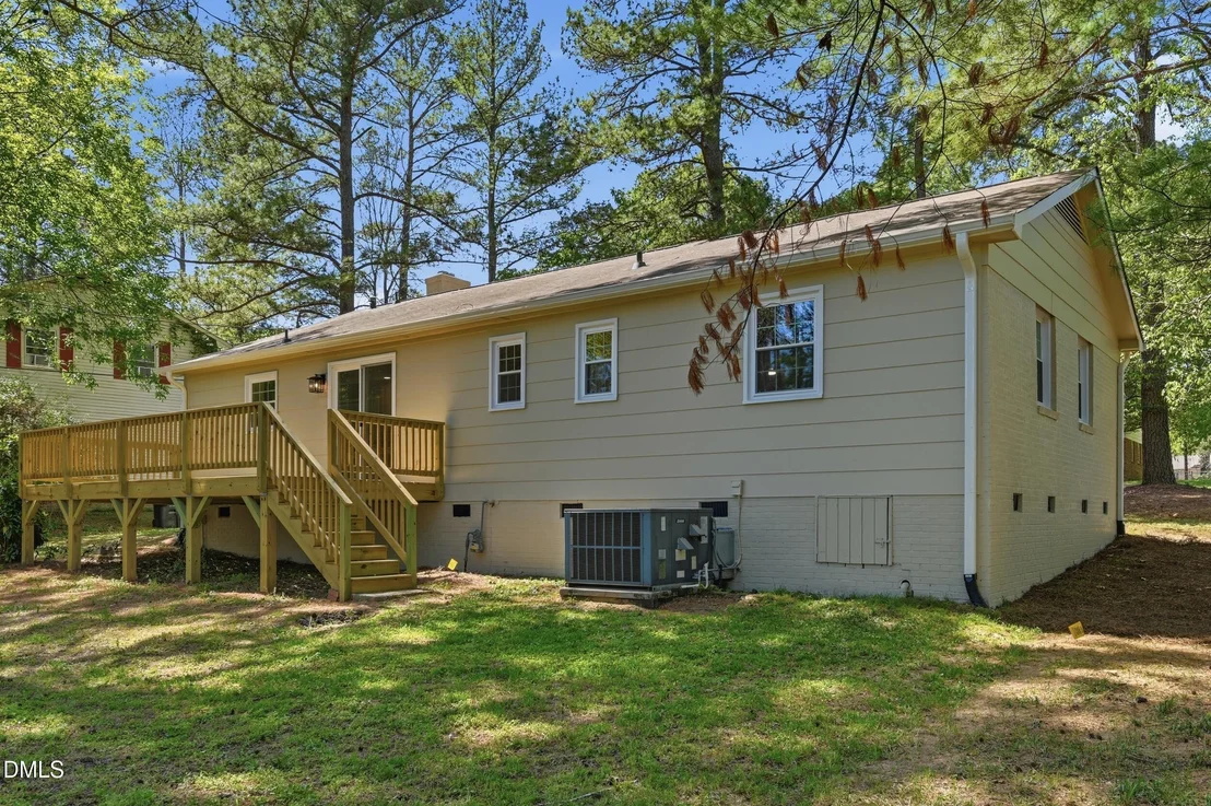 Photo of 5805 Newhall Road