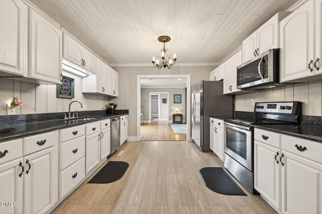 Photo of 1490 Scott Road