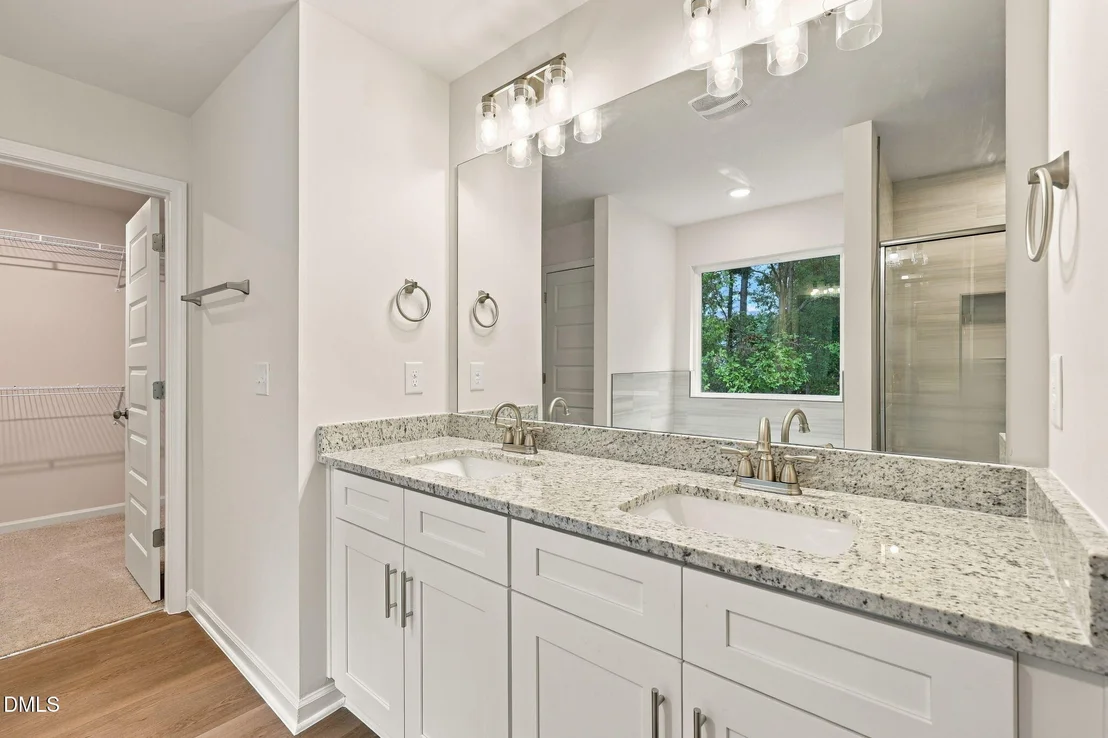 Photo of 709 Crestview Drive