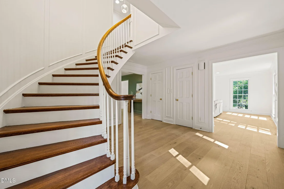 Photo of 2404 Beechview Court