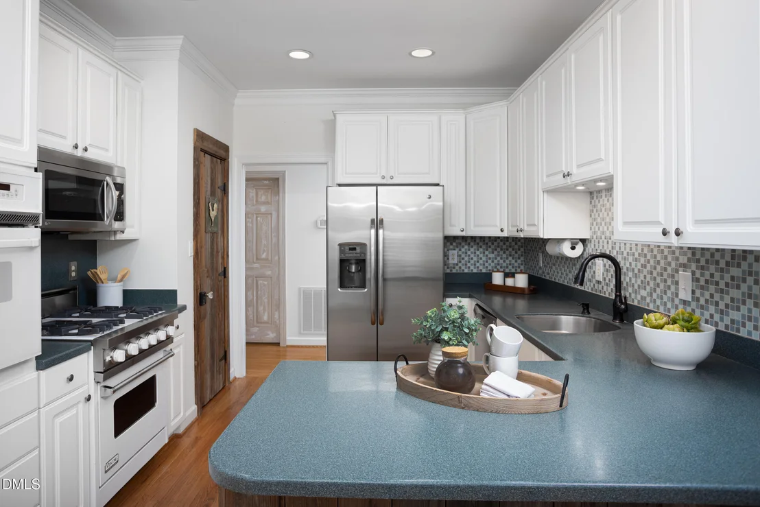 Photo of 1000 E Oak Drive