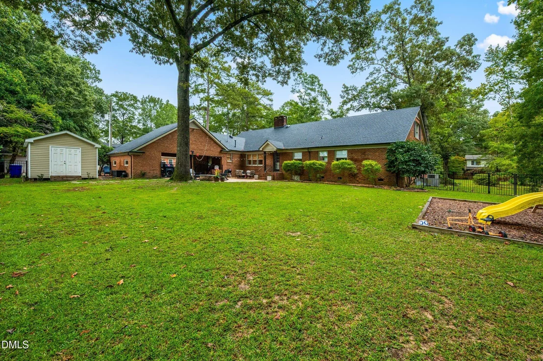 Photo of 1110 Chestnut Drive