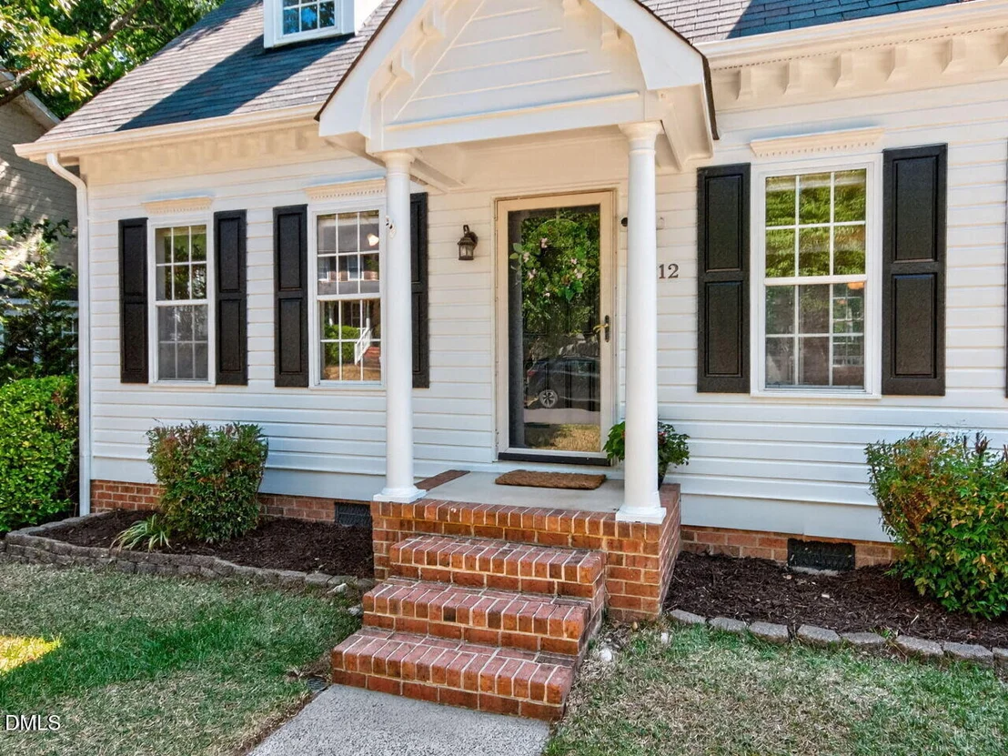 Photo of 4212 Bluffs Lane