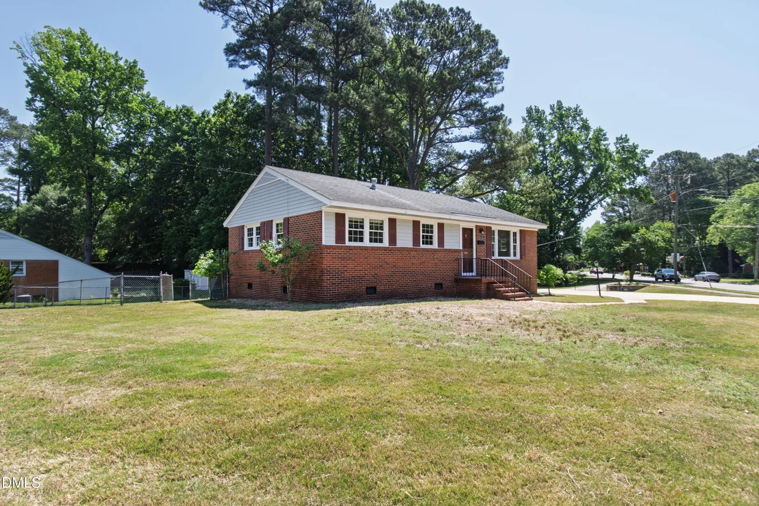 Photo of 2467 Milburnie Road