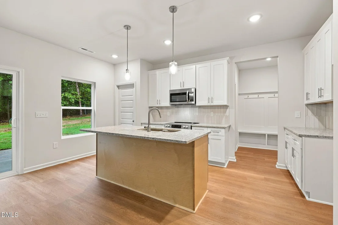Photo of 709 Crestview Drive