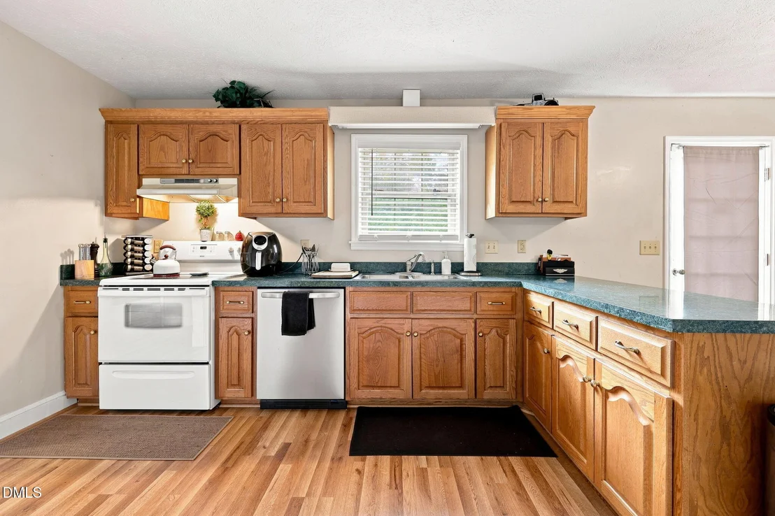Photo of 409 Reaves Lane