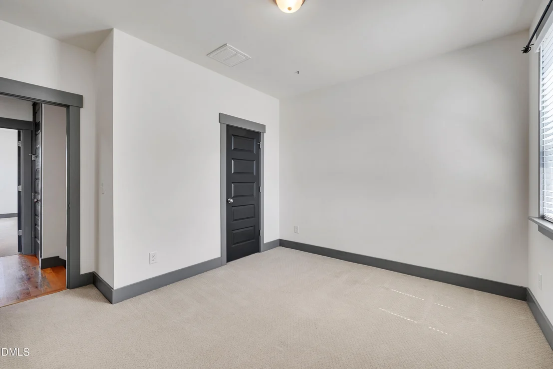 Photo of 260 Quarter Gate Trace