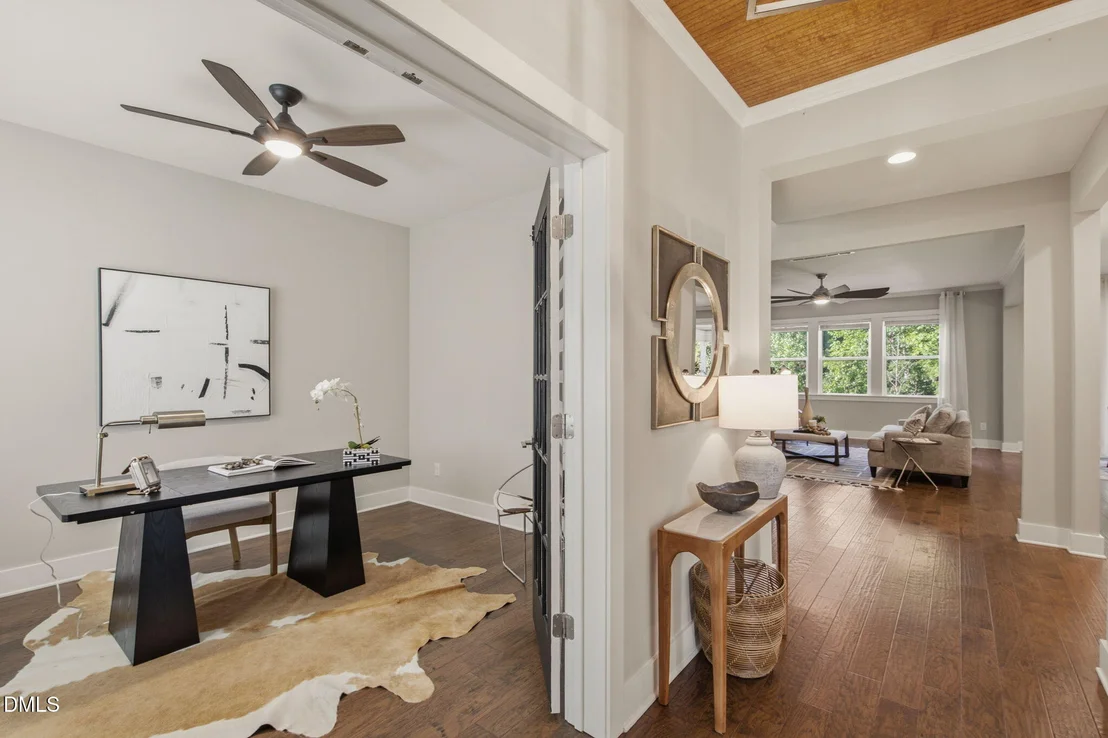 Photo of 1029 Queensdale Drive