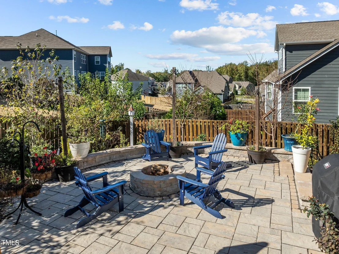 Photo of 1824 Longmont Drive