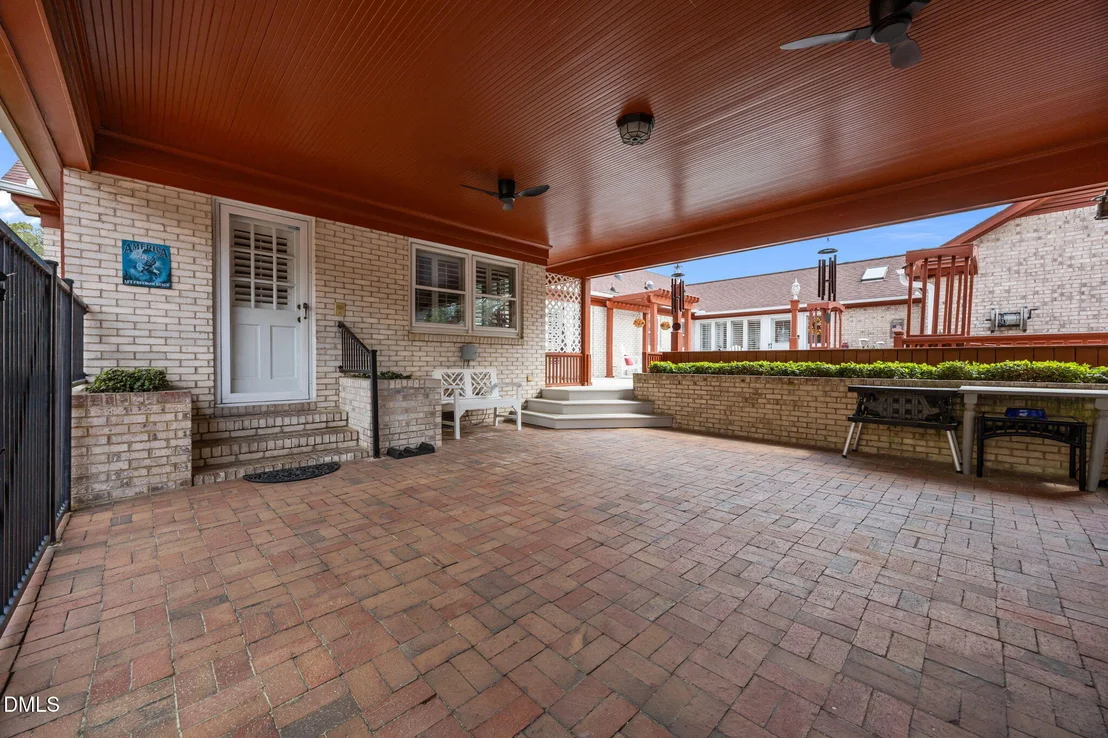 Photo of 801 Lakeside Drive