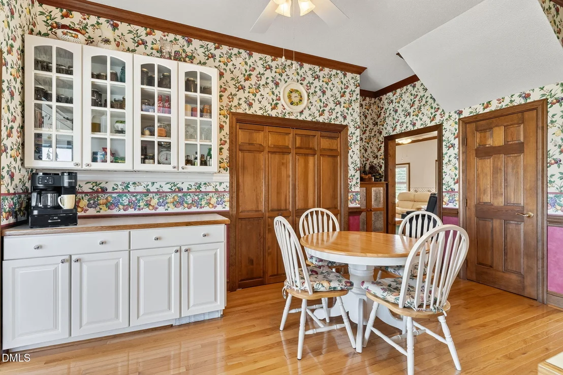 Photo of 1190 Sanders Road