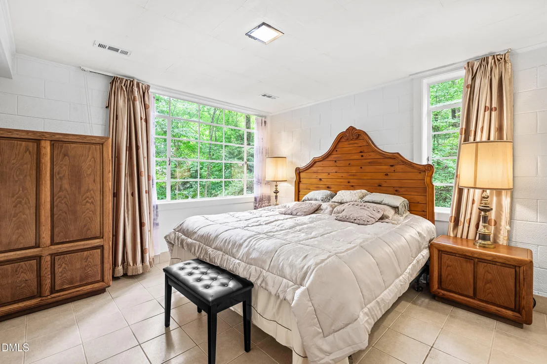 Photo of 425 Brookside Drive