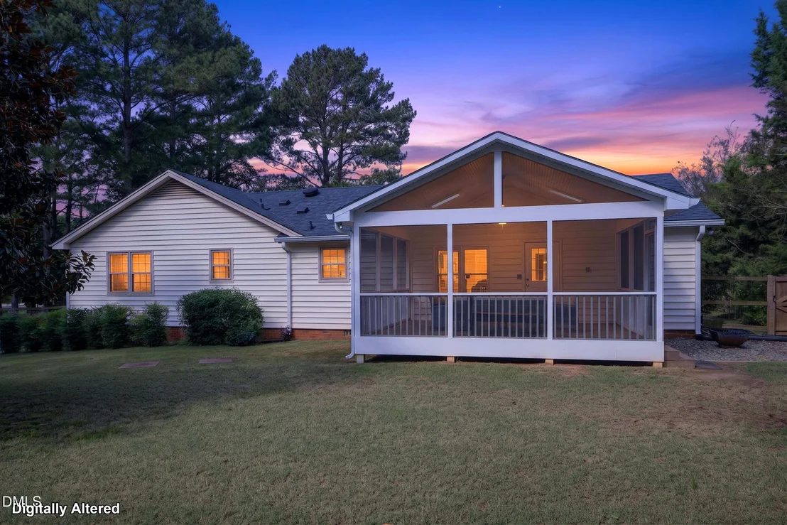 Photo of 8609 Manns Loop Road