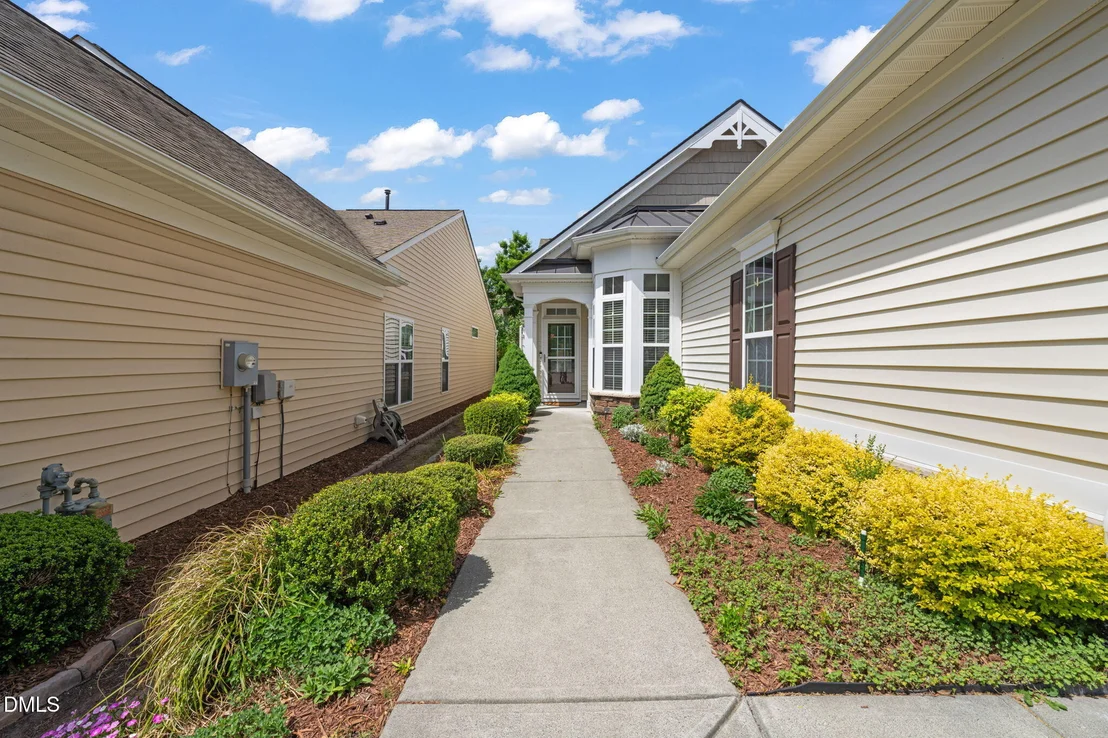 Photo of 725 Bradhurst Place