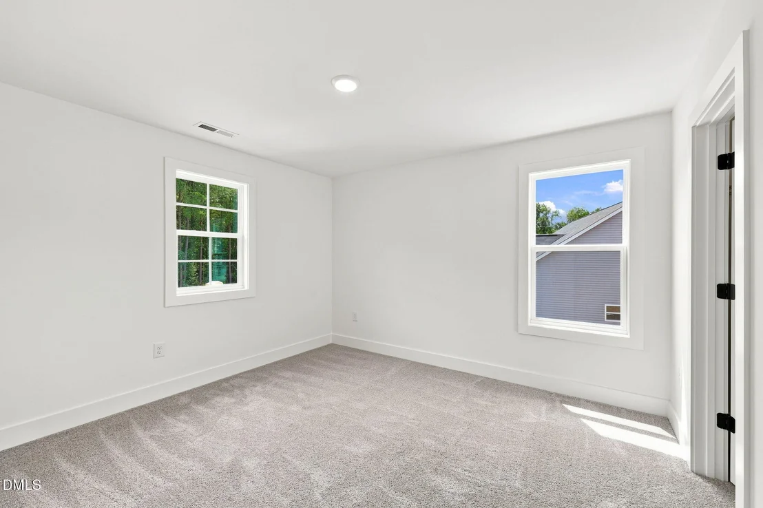 Photo of 16 Loganberry Avenue